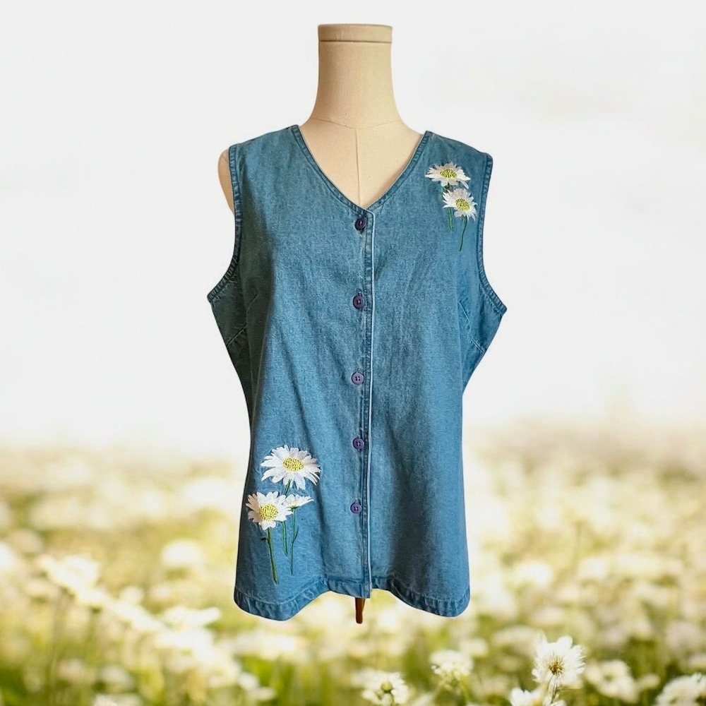 Country Store VTG Womens M Blue Denim Daisy Floral Embroidered Button Front Vest